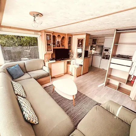 Mobilheim Mit Privatem Premium-jacuzzi By Interhome