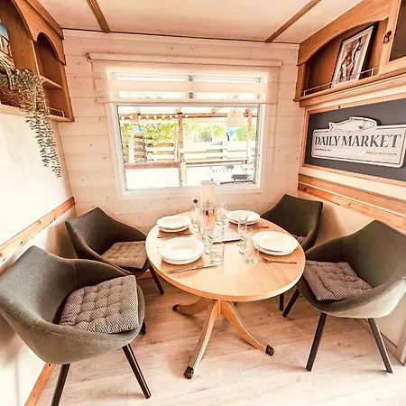 Apartment Mobilheim Mit Privatem Premium-jacuzzi By Interhome