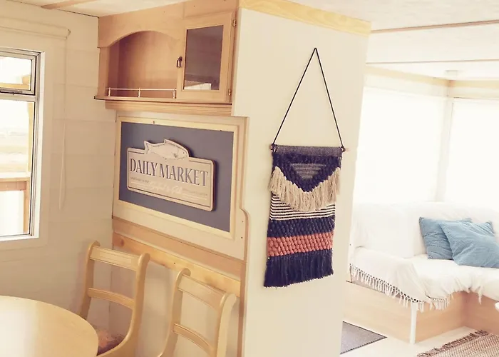 Daire Mobilheim Mit Privatem Premium-jacuzzi By Interhome